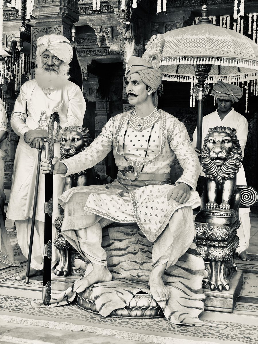 भारत के महान योद्धा सम्राट पृथ्वीराज चौहान की वीरता और शौर्य की कहानी, कल देखिए सम्राट पृथ्वीराज!

#SamratPrithviraj releasing tomorrow in Hindi,Tamil and Telugu at a big screen near you.
Book your tickets now.

m.paytm.me/sprithviraj

bookmy.show/SamratPrithvir…