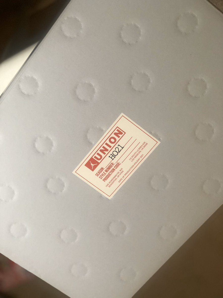 SparksBlakey's tweet photo. #MailCall 📦⚡️
I really do like 2s 🤷🏾‍♂️ 
@unionlosangeles #SNKRS #Jordan23 #WDYWT #Nike #atmoscollectorsclub #kicksonfire #SBDetroit #SneakerScouts https://t.co/pFXF87WaEQ
