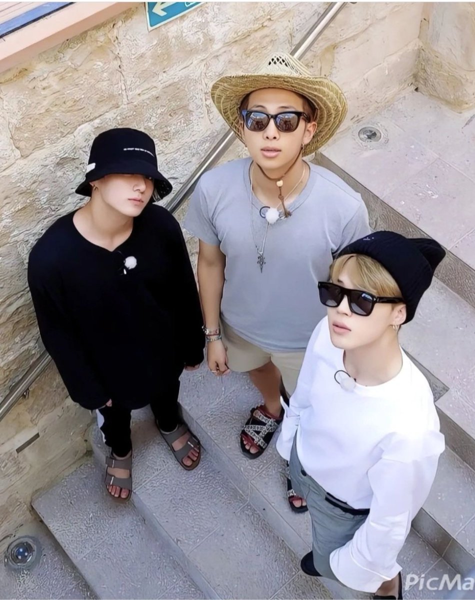 klkortx's tweet photo. @mmfa Remeber that Life Goes On ARMY. Let us be smooth like butter and let the positivity melt into every crevice  of society until it cannot be ignored. Besides now Tuck knows ARMY is watching him... #ARMY #BTSatTheWhiteHouse #StopAsianHate #ProudOfBTS https://t.co/as6PJAsLZa