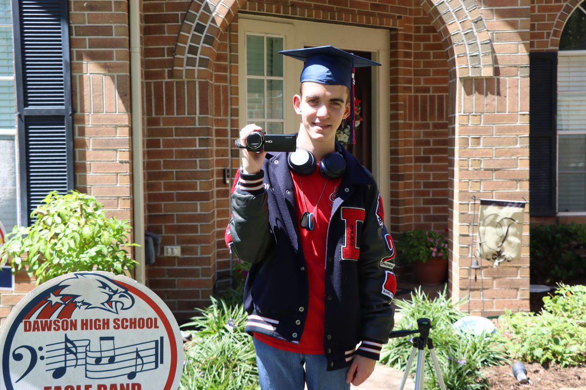 PearlandNews's tweet photo. Pearland Dawson grad shares story of perseverance https://t.co/W95hv7yHqD https://t.co/z2LSHB0I2h