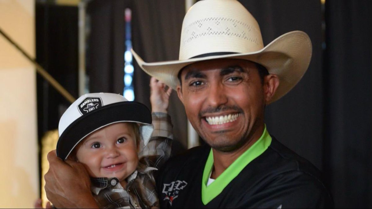 Austin_Gamblers's tweet photo. It's about family for Austin Gamblers rider Lucas Divino! Check out this sweet moment from the #PBRDraft.🤠

#ATXgamblers #DealMeIn #LetsRide #buckingbulls #cowboys #PBR #TeamSeries https://t.co/S8sPzGPctV