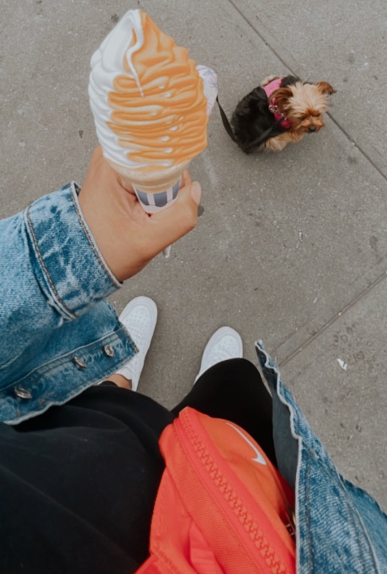 RayleneT85's tweet photo. Had the best soft serve today at L &amp; B Spumoni Gardens 😍🍦 a Creamsicle twist!!!! https://t.co/XbOoZUdfpc