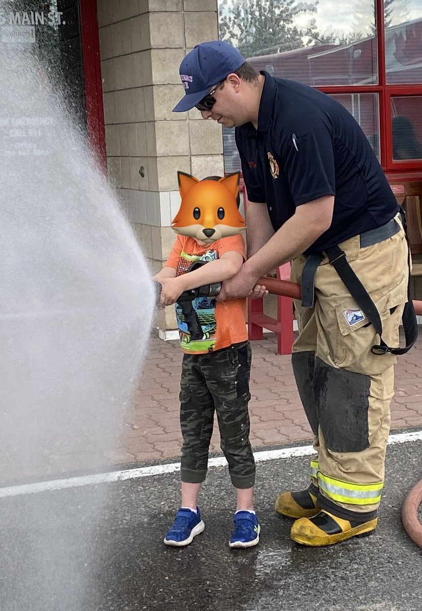 claregooutside's tweet photo. Walnut Park Kindergarteners, along with Foxy and Friends, toured the Smithers Fire Hall yesterday with Matt Herzog. Best field trip ever! @sd54BV @LyndaHenney #smithers https://t.co/yq0VO0LcHN