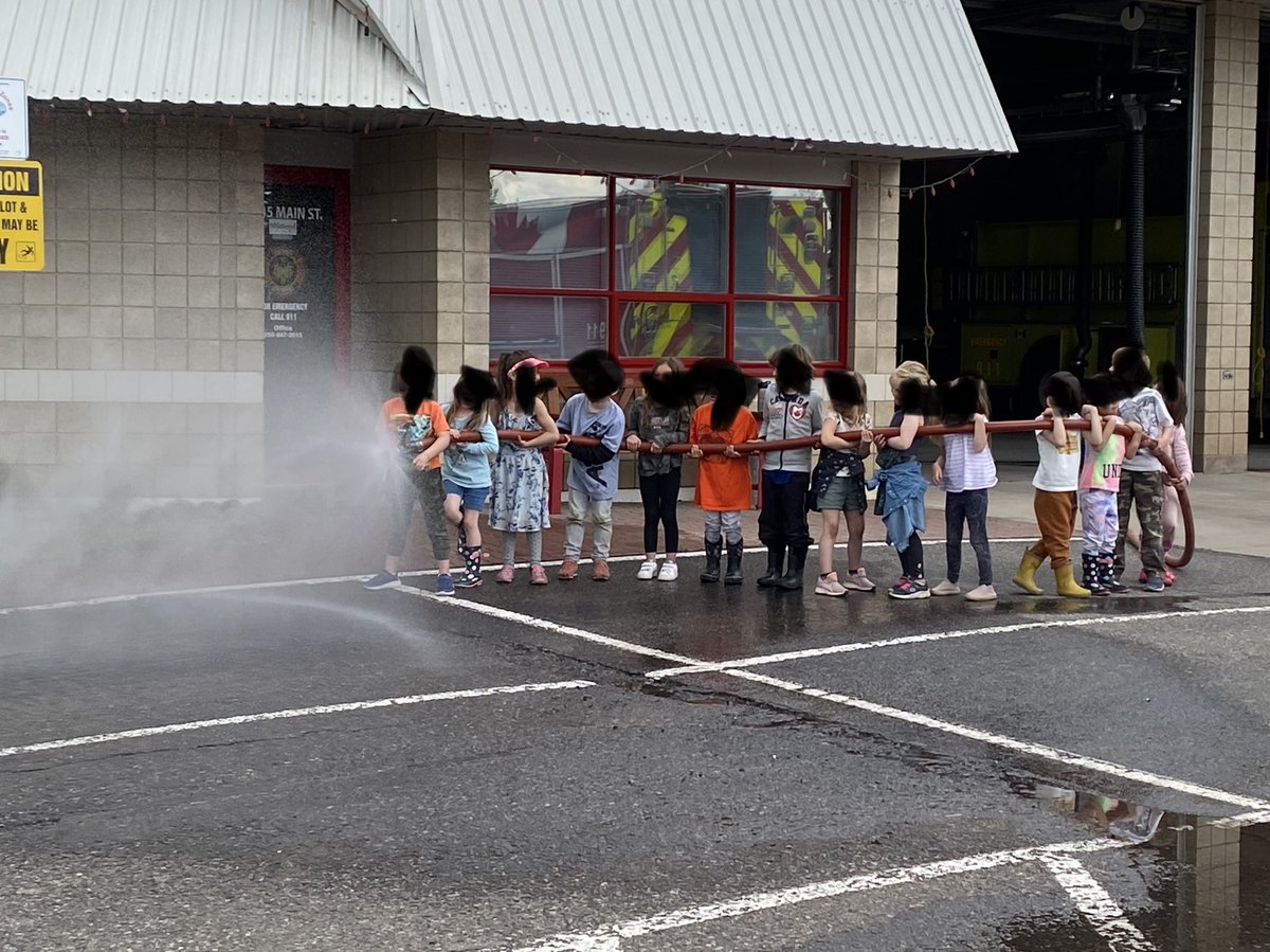 claregooutside's tweet photo. Walnut Park Kindergarteners, along with Foxy and Friends, toured the Smithers Fire Hall yesterday with Matt Herzog. Best field trip ever! @sd54BV @LyndaHenney #smithers https://t.co/yq0VO0LcHN