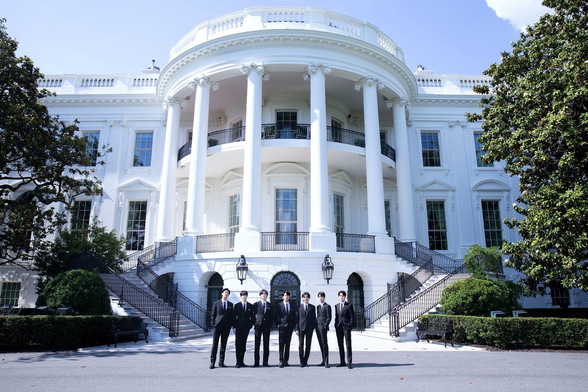CamiBtsJin's tweet photo. Orgulho de todos vocês meninos ✨💜👑🥺

#NAMJOON #SEOKJIN #YOONGI #HOSEOK #JIMIN #TAEHYUNG #JUNGKOOK 

WE ARE SO PROUD OF YOU BTS 
#BTSatTheWhiteHouse
#OurPrideBTS
#BTS_Proof #YetToCome

#방탄소년단 #BTS @BTS_twt https://t.co/Xy8UltoHZJ