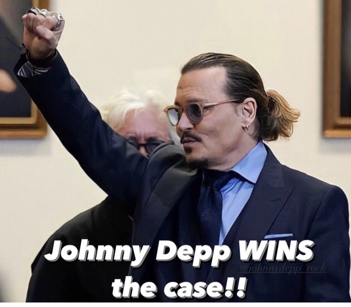 SarahDeep6's tweet photo. Las mujeres también pueden ser abusadoras y los hombres ser víctimas de ellas. 

 La violencia NO TIENE GÉNERO.  
#JohnnyDepp #IStandWithJohnnyDepp https://t.co/H2jmk4yNIG