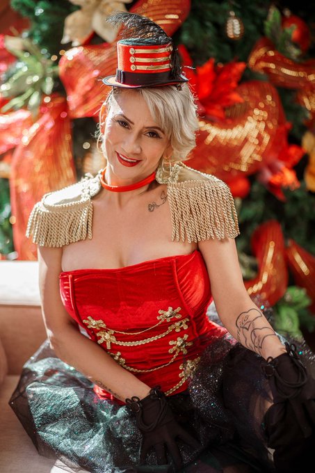 I paint myself because I am the one I know best - Frida kahlo  📸 @rojomike 🏠 @casa_add &bull; &bull; &bull; &bull; &bull; #modeling<a href="/tag/models"class="tags"><span>#models</span></a><a href="/tag/fitnessmodel"class="tags"><span>#fitnessmodel</span></a><a href="/tag/bikini"class="tags"><span>#bikini</span></a><a href="/tag/beautiful"class="tags"><span>#beautiful</span></a><a href="/tag/eyes"class="tags"><span>#eyes</span></a>