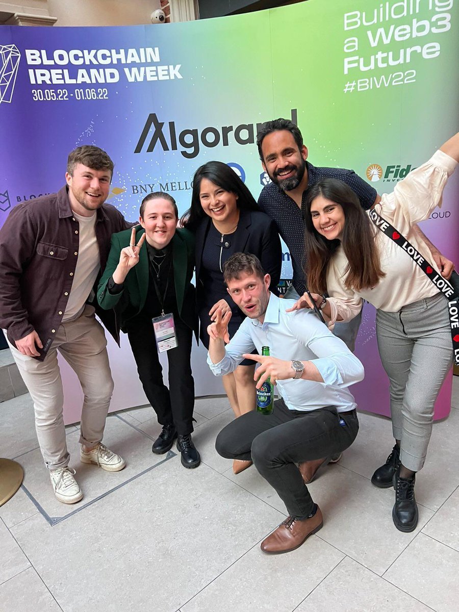 valenluciana's tweet photo. Fue la semana de Blockchain en Irlanda y obviously que estuve ahí.
Was amazing! 🇮🇪🙌🏽❤️
The talks were fascinating and everyone was so welcoming.
@blockchain_irl
#biw22
#blockchainirelandweek
(Jamás falta una Guinness) https://t.co/ovOmHdilAv