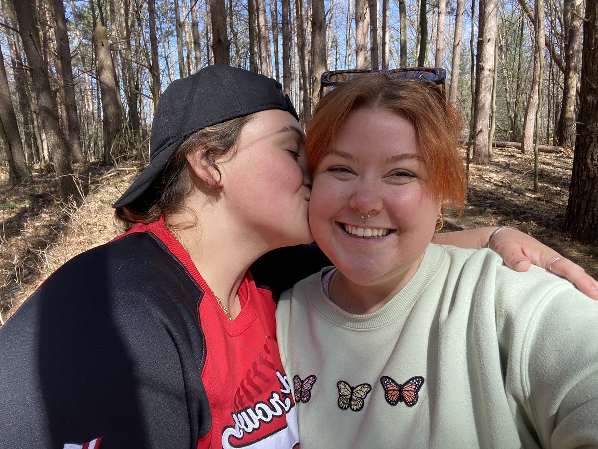 tesla_14's tweet photo. i’m case anyone didn’t know this is my beautiful girlfriend and i. happy pride month everyone. it’s a great day, like every day to love who you love 🏳️‍🌈 #pride #HappyPrideMonth https://t.co/swrxVtpFbw