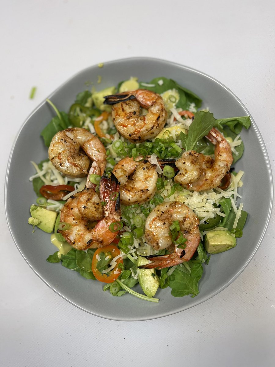 HipHopChef360's tweet photo. #Shrimp & #Avocado #Salad on a Bed of #Arugula with #GreenGoddessDressing
#WorkPlaceWork #SpecialOfTheDay #CaCestBonChere ๐ https://t.co/VhWWza0DdX