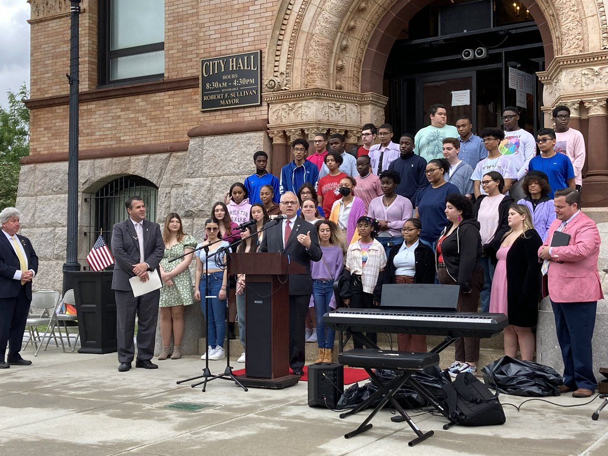 PlymouthCtyDAO's tweet photo. It was an honor to be on hand today to acknowledge the month of June as Pride Month, proudly celebrating diversity here in Brockton and flying these colors
over city hall. https://t.co/CRvYTefZnq