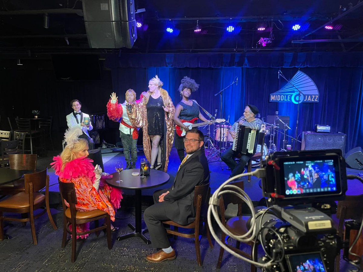 CltSquawks's tweet image. More video filming today! HUGE shoutout to @middlecjazz for letting us invade their space! Y’all should definitely check that place out! Oh yeah, and @NickOchsnerWBTV did okay too.😉#squawksnc17