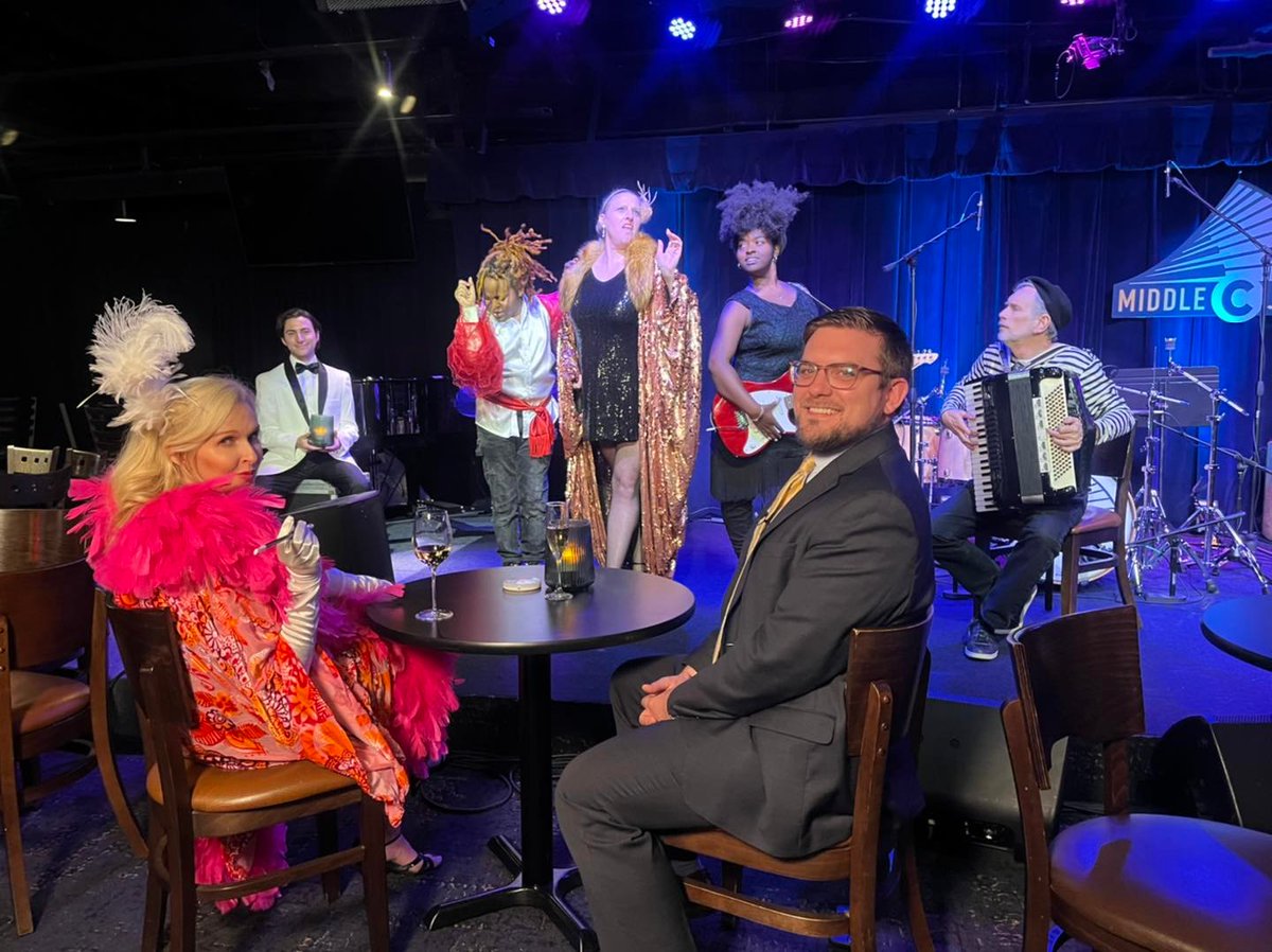 CltSquawks's tweet image. More video filming today! HUGE shoutout to @middlecjazz for letting us invade their space! Y’all should definitely check that place out! Oh yeah, and @NickOchsnerWBTV did okay too.😉#squawksnc17