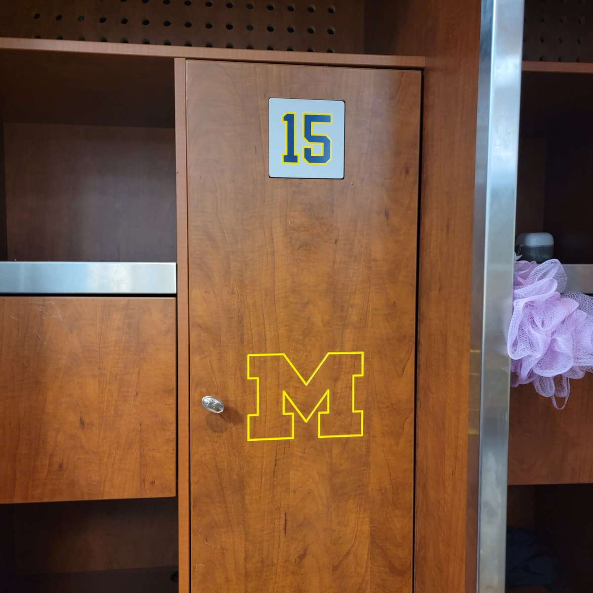 laterra_h's tweet photo. So this happened today. @deucespurlock is all moved in and ready to get started with his Freshman Journey. Y'all take care of my big boy A2. He's a Michigan Man now. 😉 Go Blue!! 💙 💛 #FreshmanYrLoading #OneProudMom #Wolverine #GoBlue #15IsMyBday https://t.co/uI8GRtJrjd