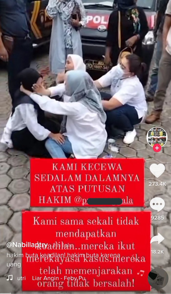 Dis! ada yg udah liat ini?
konteks : intinya si bapak di fitnah anak sodaranya memp3rk0sa, sampe kena tuntutan p3njara 8 tahun/denda100jt