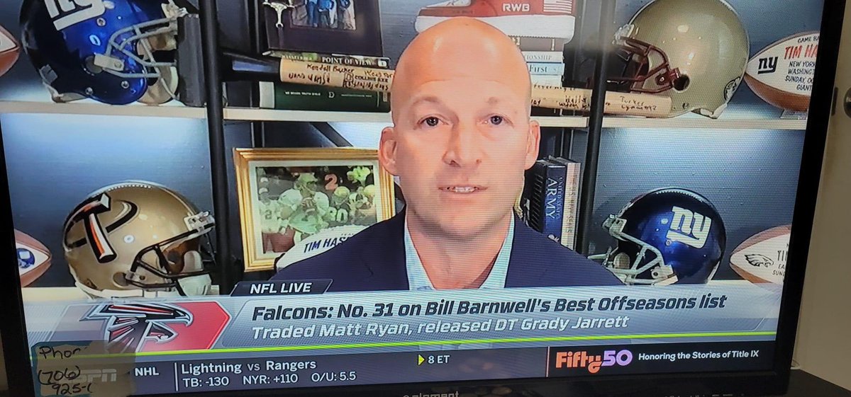 jwesleyblack's tweet photo. @billbarnwell so when did the Falcons release Grady Jarrett. I just saw him sign an extension https://t.co/AGpR8r7wYv