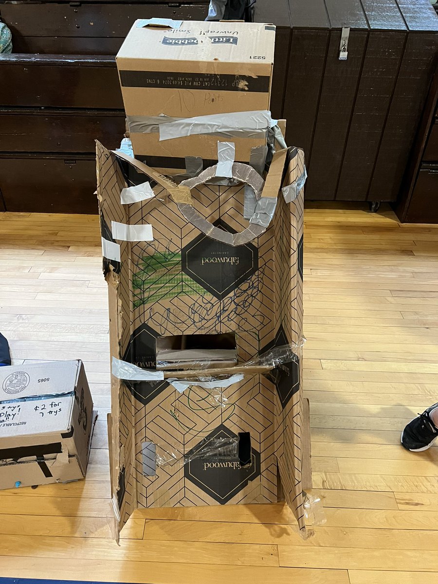 MrsStrell's tweet photo. The Fourth and Fifth Grade Cardboard Challenge! These designs were amazing. https://t.co/WkrGmNtlTH