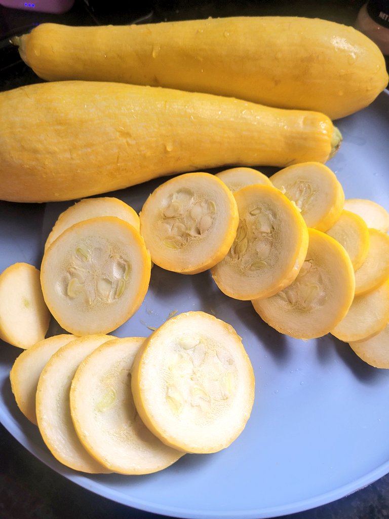 LaticiaD's tweet photo. Making #FreshSquash
#Dinner https://t.co/iWg78Q0ItH