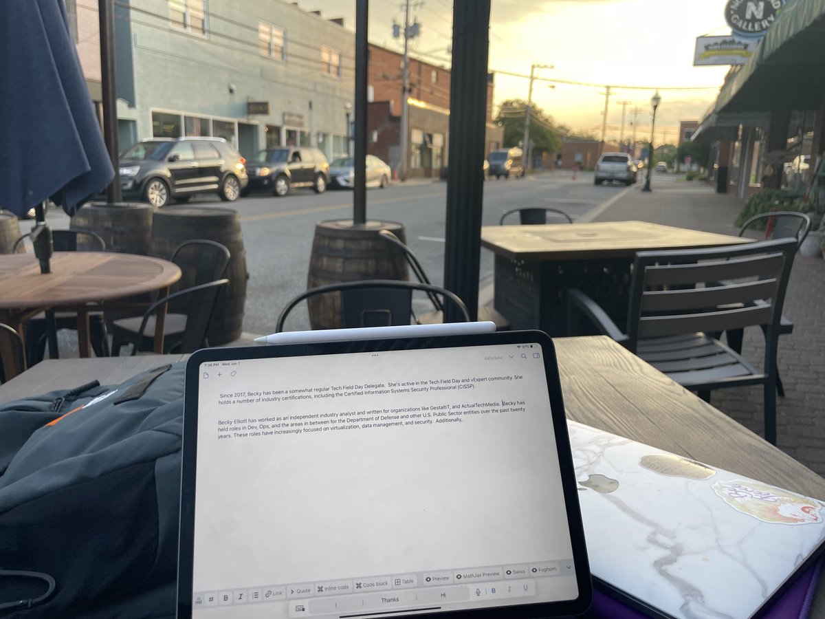 beckylelliott's tweet photo. Itโs been so long since Iโve tagged a #writingspot. Grateful for all of this extra time saved by an airbnb stay near my job.
Not sure Iโm interested in committing, but Iโm also dating the idea of moving to this area. https://t.co/2AsVbVMQLr