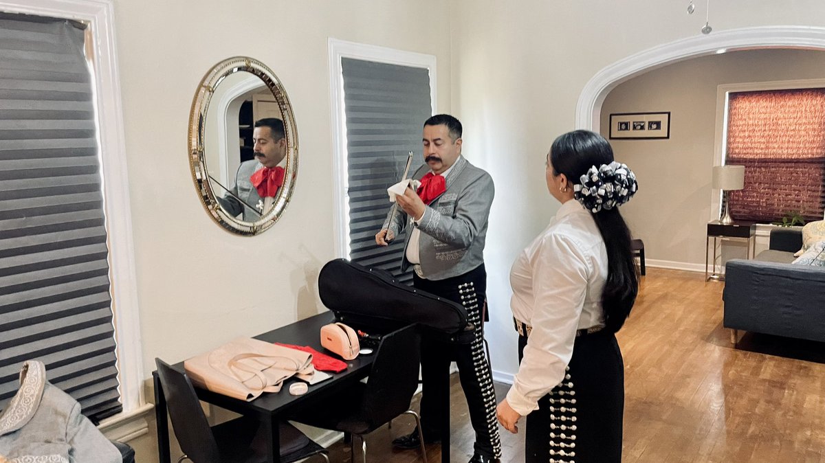 i_p_a_1's tweet photo. Just a small sneak peek iPhone photo frm today’s assignment for the @nytimes. Documenting several #mariachi groups frm #SanAntonio playing together for the residents of #Uvalde and try to raise their spirits. #UvaldeStrong #photojournalism #nytassignment #elpasophotog #elpaso 🙏 https://t.co/TJmQJJ9fXg