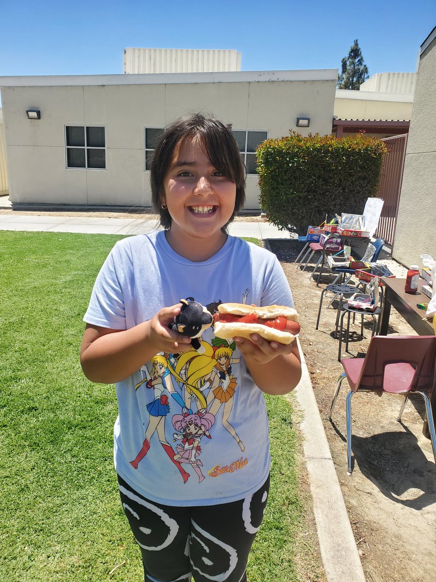 teamtreff's tweet photo. Solar Ovens! We went through the whole engineering process and talked about how Science can be done anytime. The kids were excited to take home their ovens and were talking about all the things they were going to go home and try to cook.🌭🌞🌡
@ColtonJUSD #science
#solarenergy https://t.co/7rBkJEaTNc