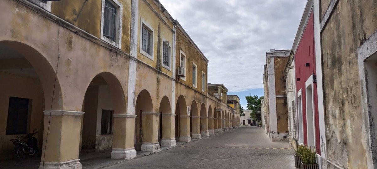InnocentAbubak3's tweet photo. Ilha de moz corridors https://t.co/vJiKNFuD6z