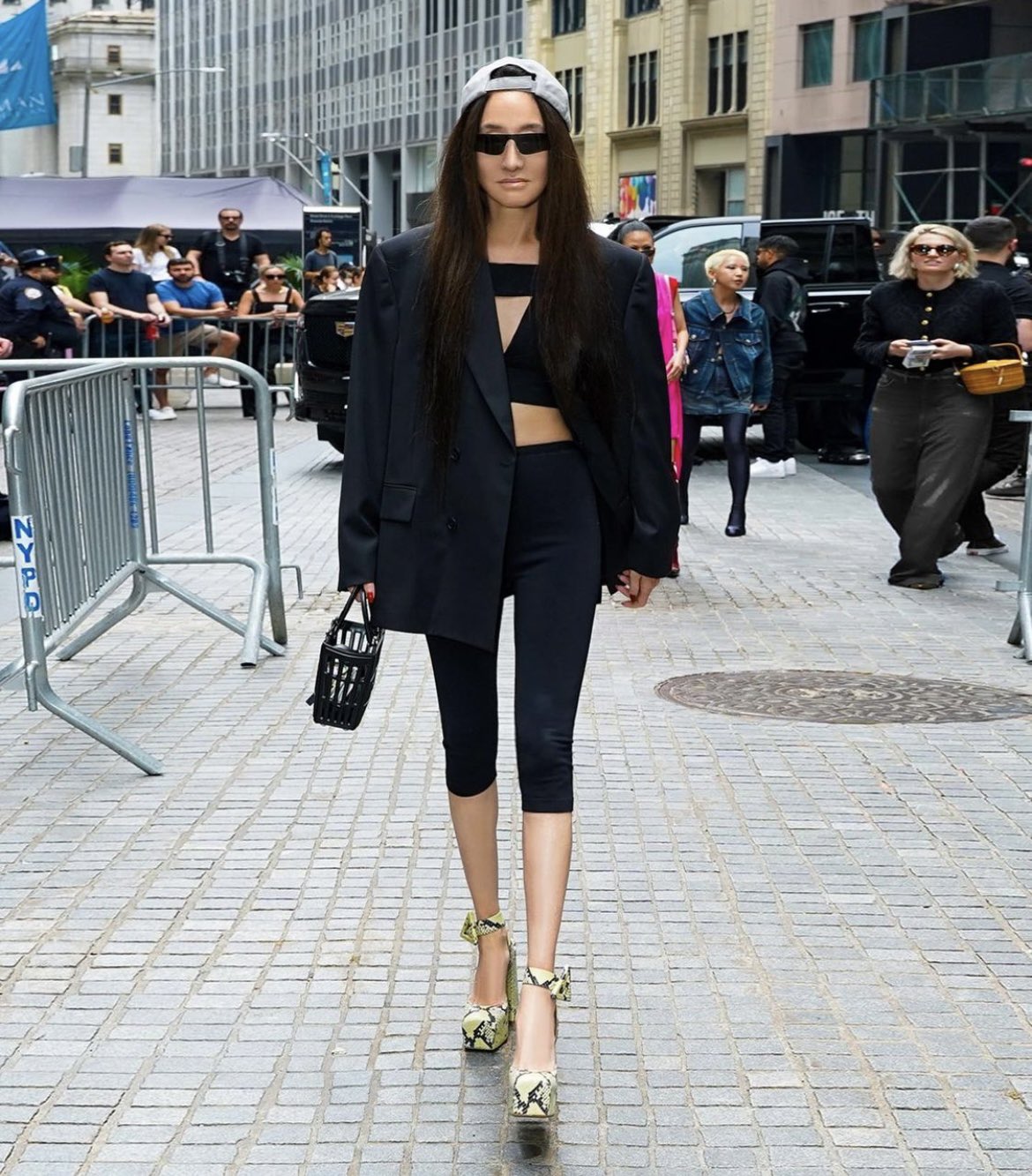 Vera Wang on X: When you're a fan, you're a fan all the way…… Sunday  morning, 10:30am, May 22nd. Walked 8 blocks in heels to attend the  @BALENCIAGA Spring 2023 show. So