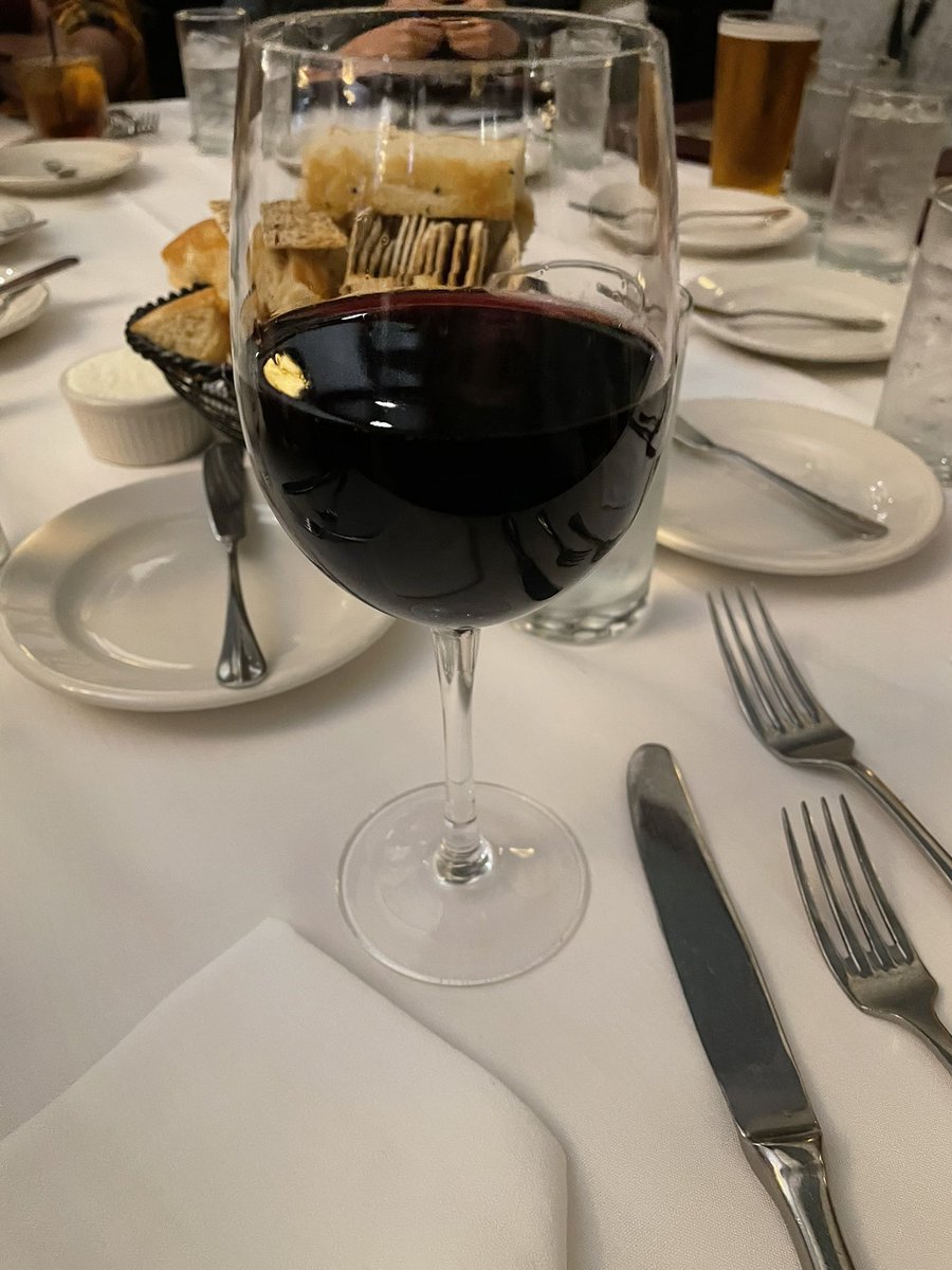 FlowerChild_80's tweet photo. I love company dinners #workdinner https://t.co/QVGj4VyebR