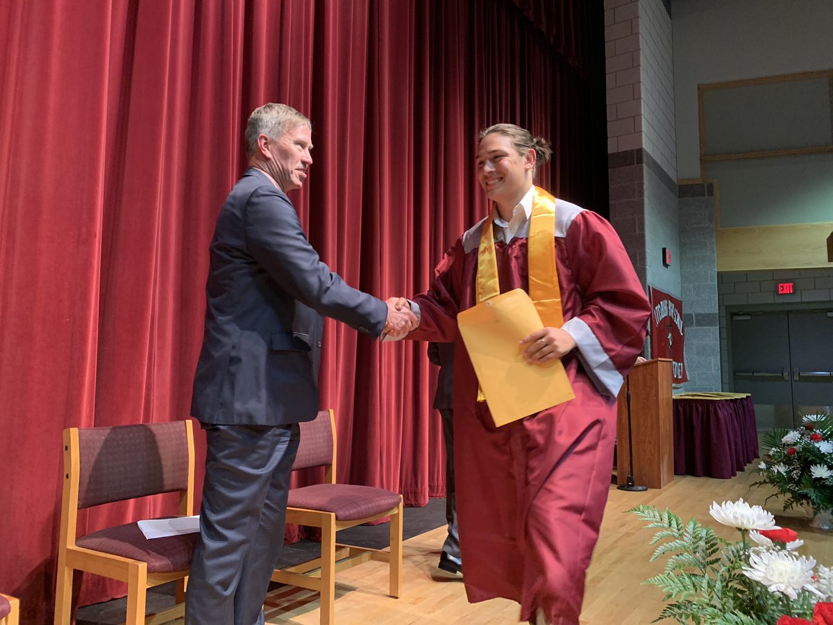 FitchburgPS's tweet photo. A fantastic Senior Awards night at Fitchburg High. Congratulations Class of 2022 on a job well done. Be proud. https://t.co/GpvohiBOIC