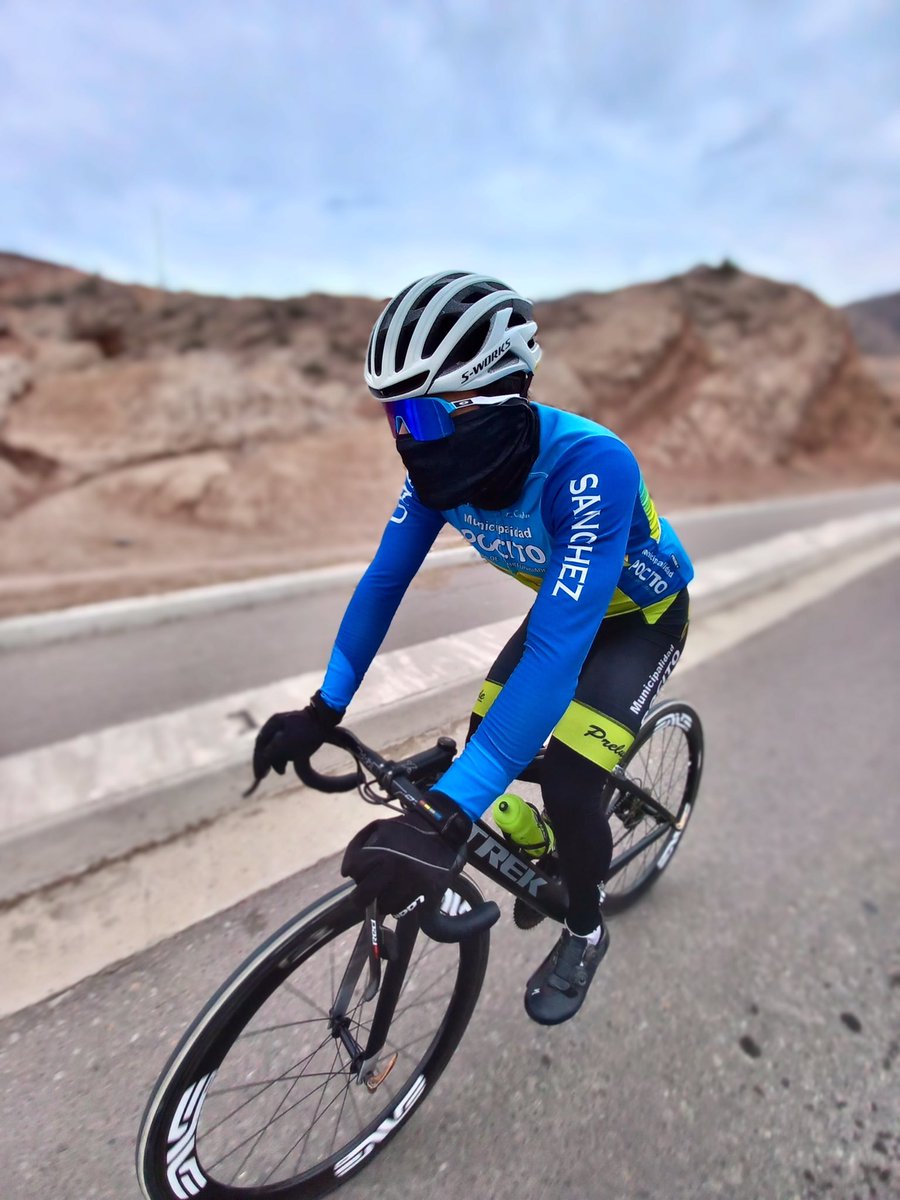 PomadaRoberto's tweet photo. “La vida está destinada a ser un reto, porque los desafíos te hacen crecer”💫

Arranca un mes duro☁️🥶 en el cual pasaremos mucho tiempo juntos mi vida🚴🏼‍♂️❤️ #junio⏳ 

@muni_pocito https://t.co/9upve2hKjd