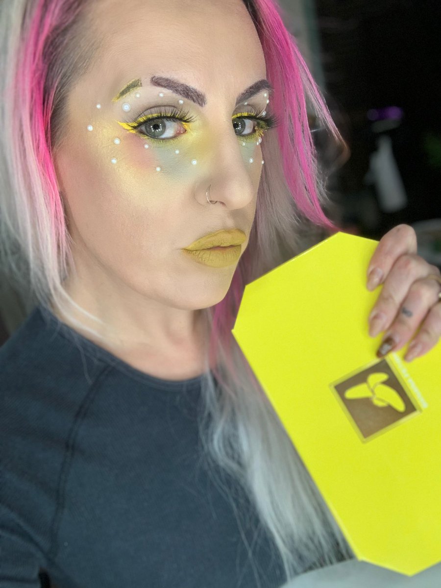 vampira_83's tweet photo. @JeffreeStar  not sure if you’re looking for anymore Australian representation i would love to be considered for your PR list!I literally use #jeffreestarcosmetics for all the looks I create, I know it’s a long shot but thought I’d put myself out there lol🤞❤️ #JeffreestarPRlist https://t.co/uFlluXCbf0