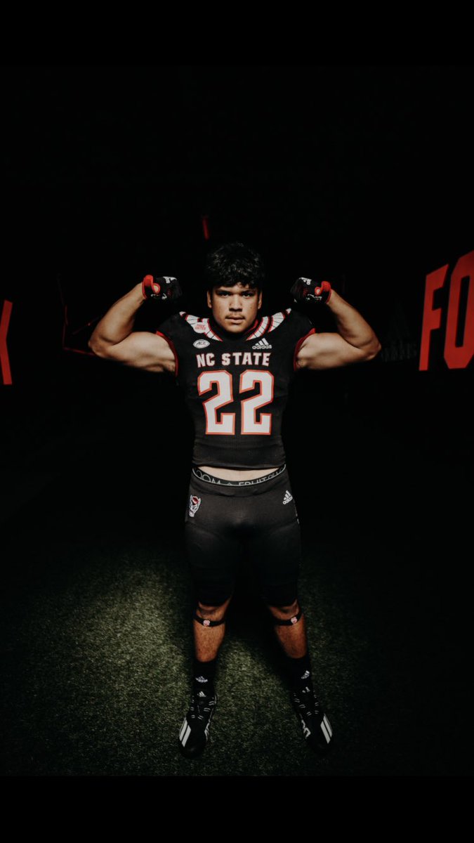 Cesar44447505's tweet photo. Had a great time at NC State today @CoachGarrisonOL @CoachSanders14 https://t.co/7P3nN2Y0Th