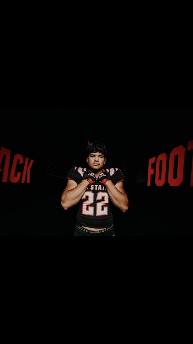 Cesar44447505's tweet photo. Had a great time at NC State today @CoachGarrisonOL @CoachSanders14 https://t.co/7P3nN2Y0Th