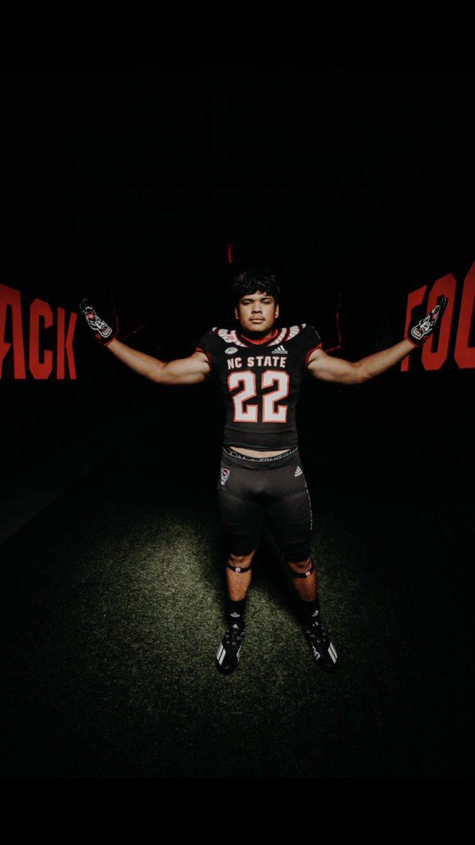 Cesar44447505's tweet photo. Had a great time at NC State today @CoachGarrisonOL @CoachSanders14 https://t.co/7P3nN2Y0Th