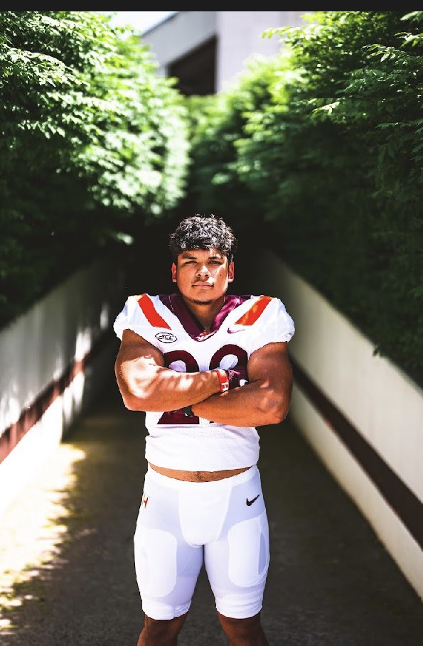 Cesar44447505's tweet photo. Had a great time at Virginia Tech @CoachPryVT @coach_branch @CoachFerb https://t.co/0hYUMfjRXw