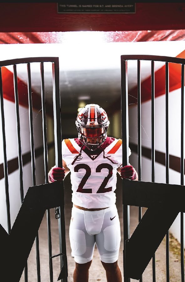 Cesar44447505's tweet photo. Had a great time at Virginia Tech @CoachPryVT @coach_branch @CoachFerb https://t.co/0hYUMfjRXw