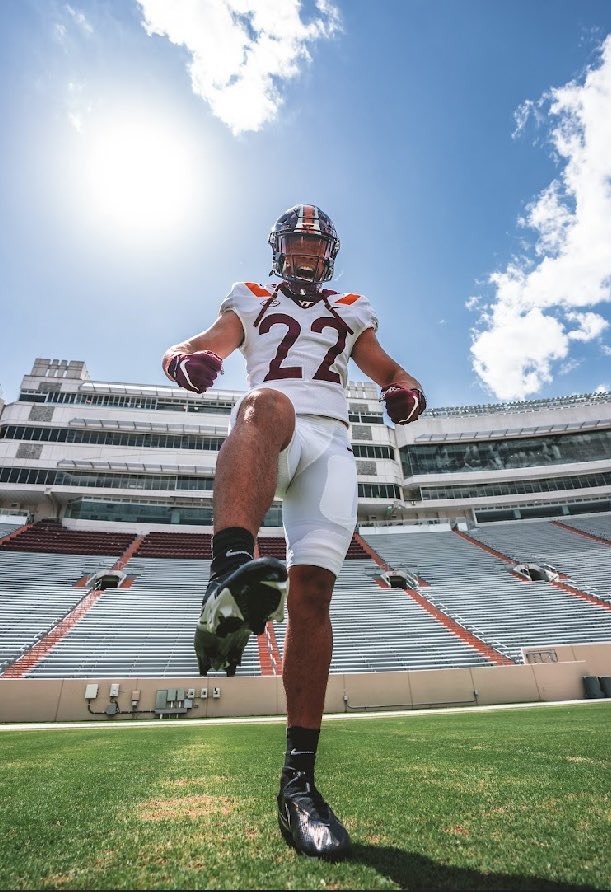 Cesar44447505's tweet photo. Had a great time at Virginia Tech @CoachPryVT @coach_branch @CoachFerb https://t.co/0hYUMfjRXw