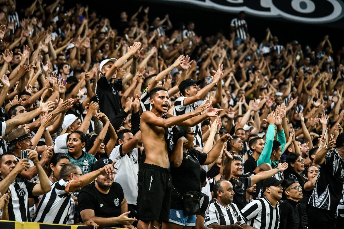 Brasileirao's tweet photo. Os 30% fazem MUITO barulho! Já estamos acostumados... 🏁

📸 Kely Pereira/AGIF https://t.co/jpwDqHHTZZ