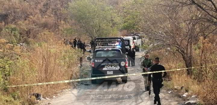 AmgNoticias's tweet photo. ⛔ #Preliminar
Asesinaron a #balazos a un #hombre, sobre el camino viejo a #colimilla al cruce de la calle Independencia en el municipio de #Tonalá.
Evite la zona, en breve más detalles.🚨
#AmgNoticias @tonaladehoy @SergioChavez_D @SeguridadTon @gobierno_tonala @RojaZmg https://t.co/yYgXsQ8RgN