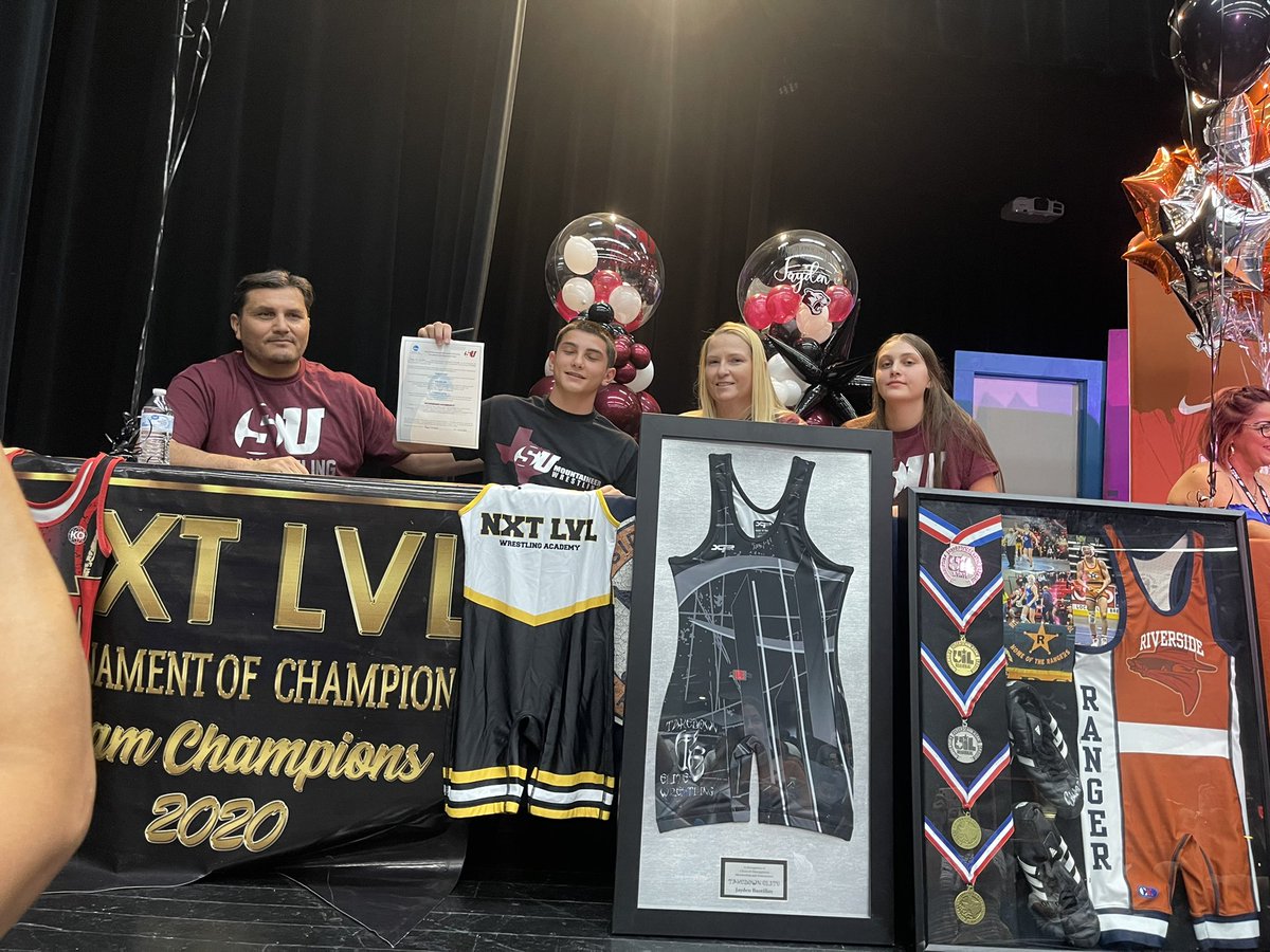 Wrestle_Ranger's tweet photo. The cream of the crop! Congratulations Jewlius and Jayden! On behalf of all your coaches we are proud of you! Make Riverside proud! #OhYeah #riverside4ever #govikings #MountUp @casc_wrestling @SUMountaineers https://t.co/cUznB3YSWi