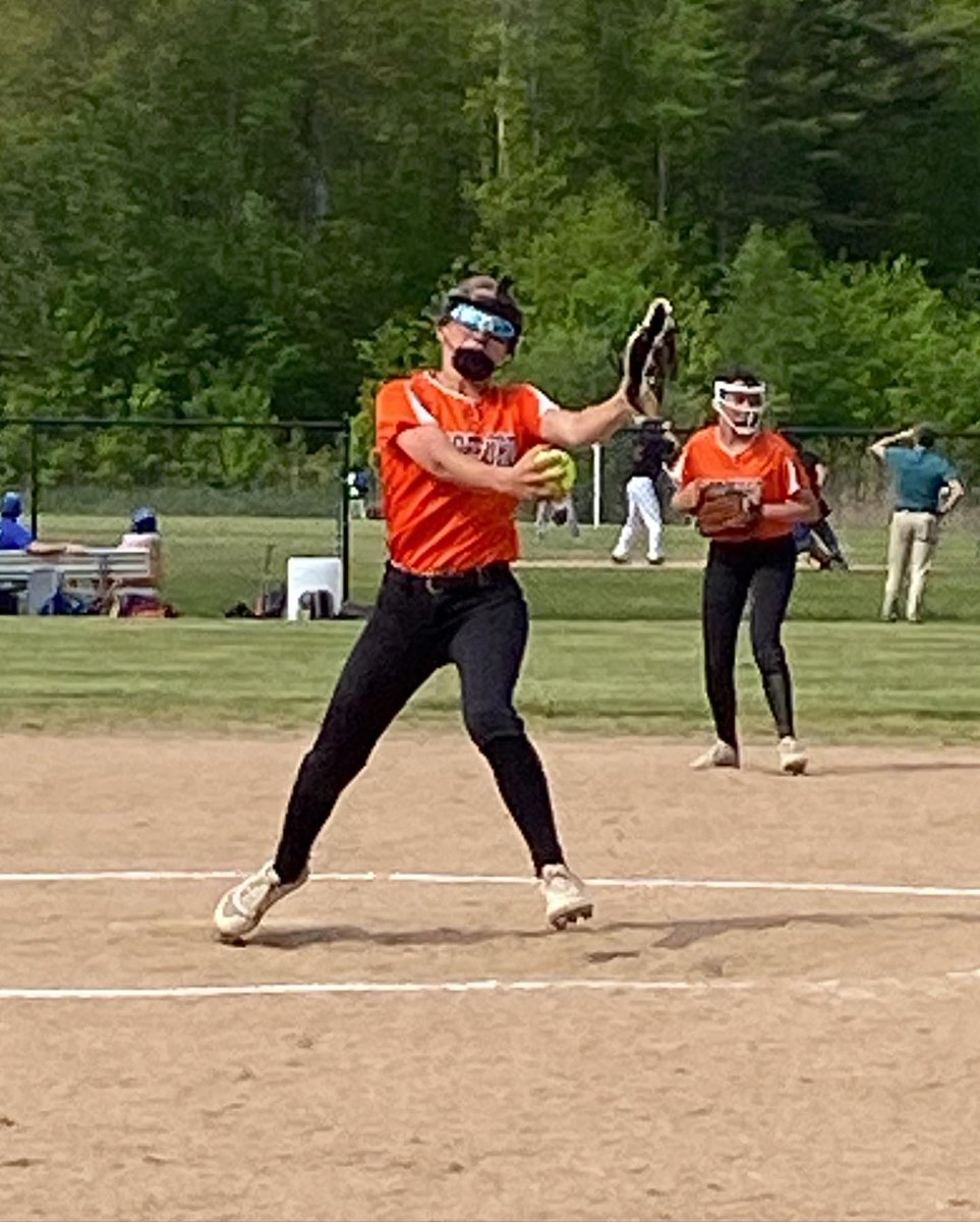 coach_magnant's tweet photo. KKβs last middle school game and another undefeated season! Two years straight!π₯πͺπ»π
#bmssoftball #tigers #greatgroup #kk24 https://t.co/mPWCQP0Ue0