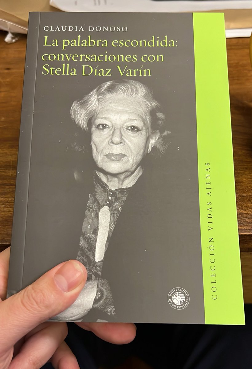 GabrielBoric's tweet photo. A propósito de Stella Díaz Varin, mujer rebelde que remeció la poesía chilena, les recomiendo este libro de conversaciones con la tremenda Claudia Donoso. Y de Elvira Hernández, su desgarrador libro a nuestra bandera. Un abrazo! https://t.co/x0XnIoHN0E