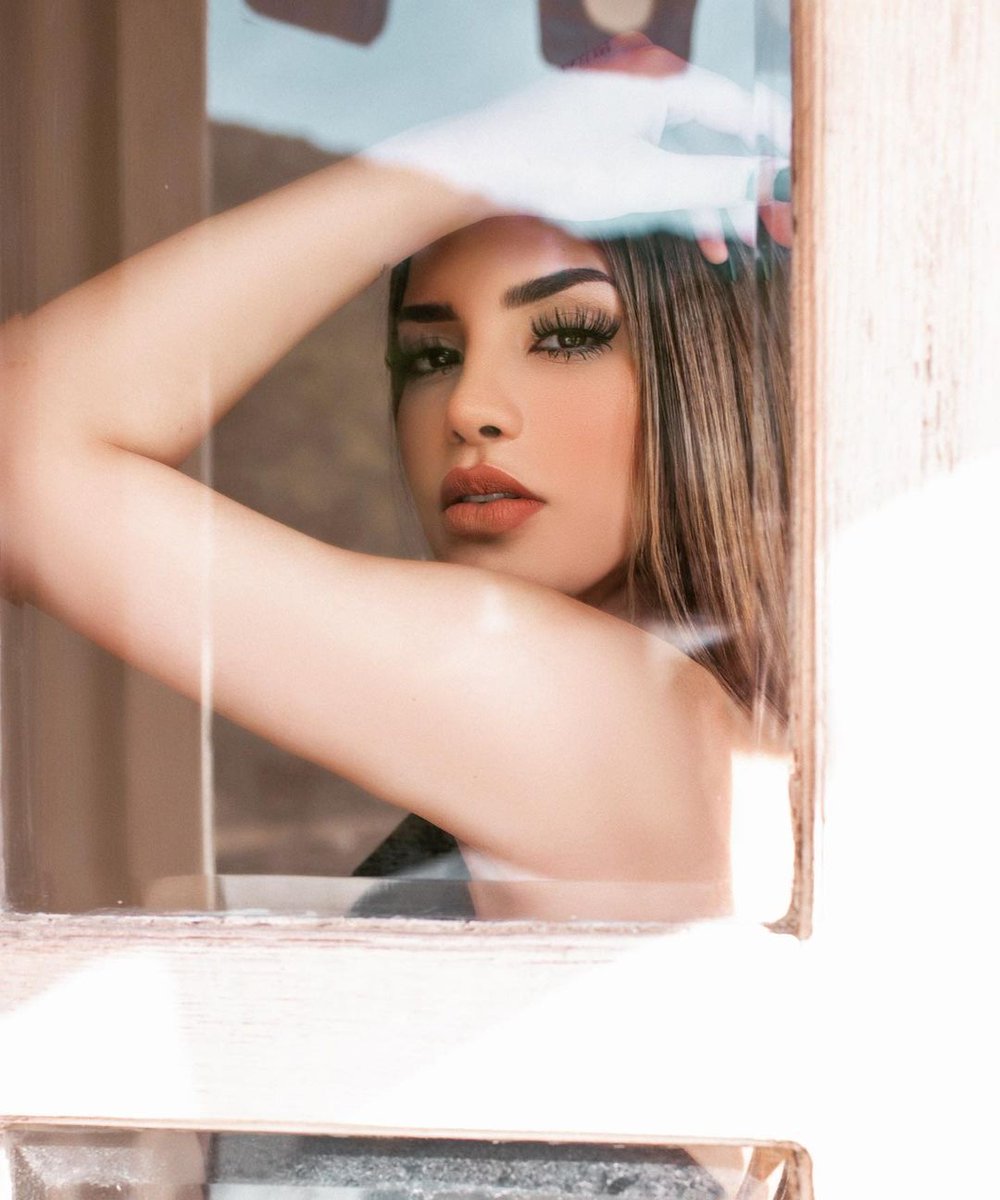 PlaceOfKim's tweet photo. Hilo de fotos de Kim porque siempre es lindo verla y recordar 💖  Parte 4 https://t.co/P7L1tkUq14