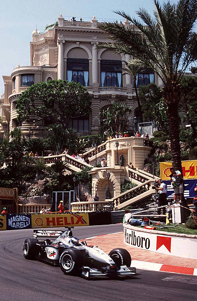 NetoDemetriou's tweet photo. Mika Hakkinen, McLaren Mercedes, Mônaco, 2000. Fotografia: Andreas Rentz. #F1 https://t.co/3l9kQ9RJdc