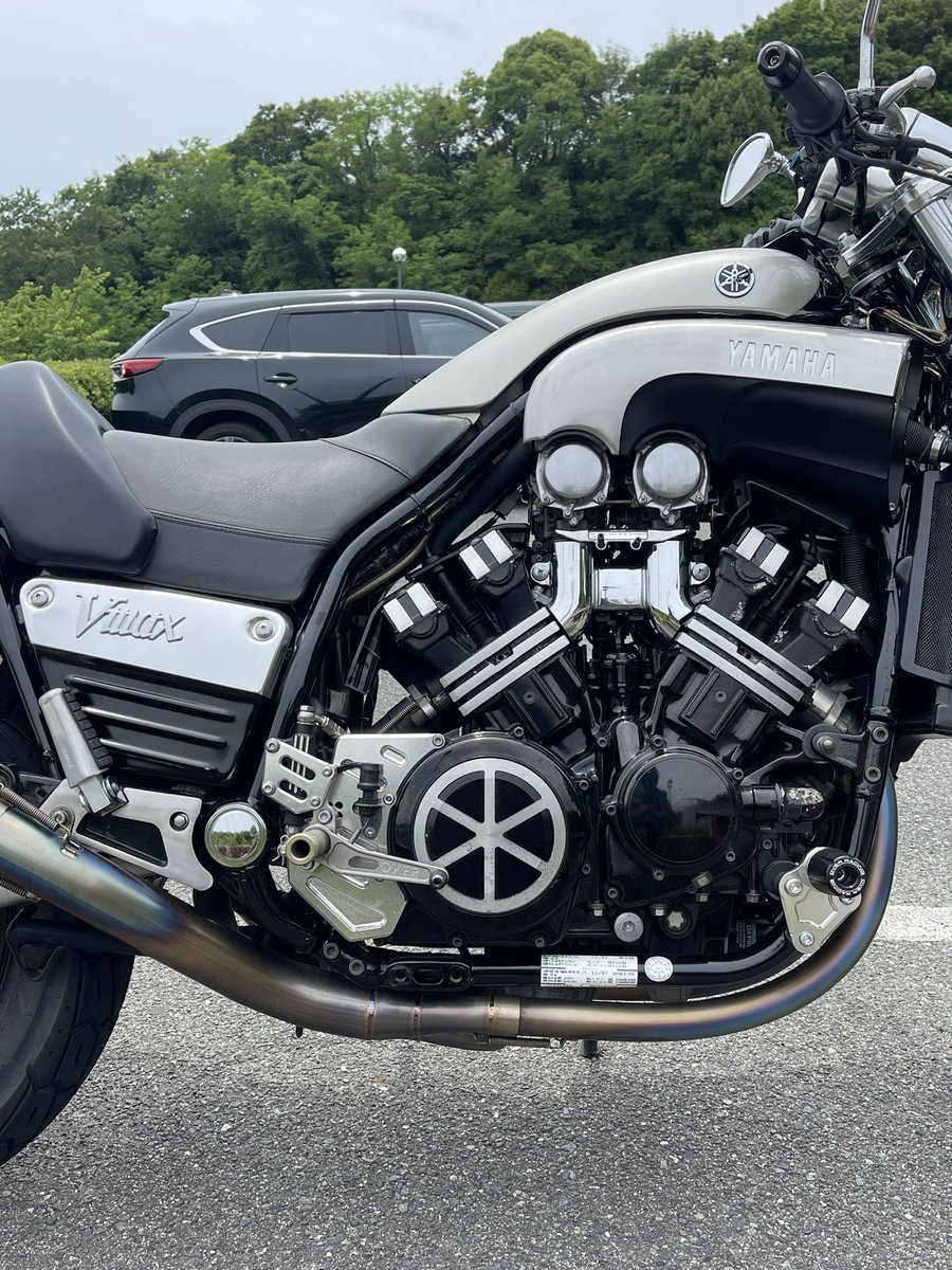 Vmax7746's tweet photo. 自転車業界では、シルバーパーツが話題になってます。
自分のシルバーパーツ見ます？

#シルバーパーツを見せびらかそう https://t.co/Xc6iZRGEnm