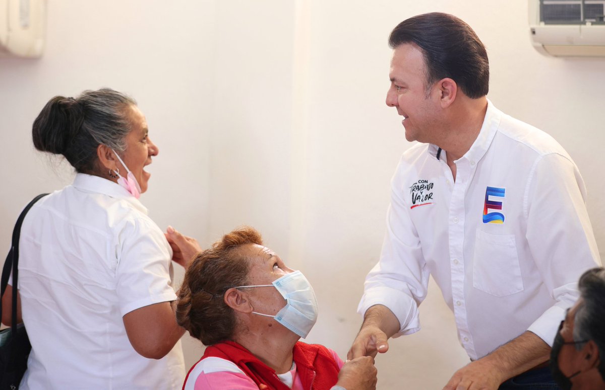 EVillegasV's tweet photo. En el PRI tenemos grandes líderes con quienes hemos caminado juntos durante este tiempo. ¡Gracias por su apoyo y respaldo! Bajo su liderazgo, ¡vamos a ganar! #DefendamosDurango #ConTrabajoYValor #VotaXEsteban 🗳 https://t.co/AX8Vn5SaCy