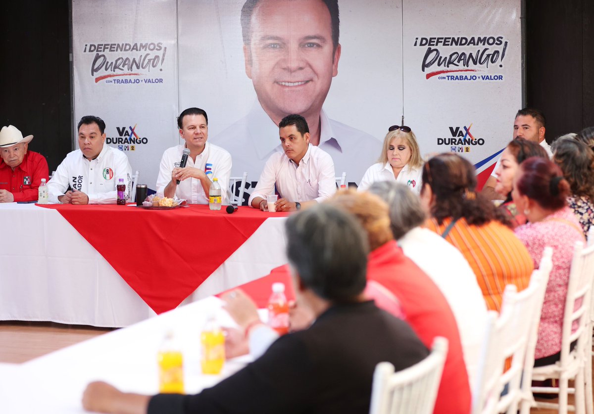 EVillegasV's tweet photo. En el PRI tenemos grandes líderes con quienes hemos caminado juntos durante este tiempo. ¡Gracias por su apoyo y respaldo! Bajo su liderazgo, ¡vamos a ganar! #DefendamosDurango #ConTrabajoYValor #VotaXEsteban 🗳 https://t.co/AX8Vn5SaCy