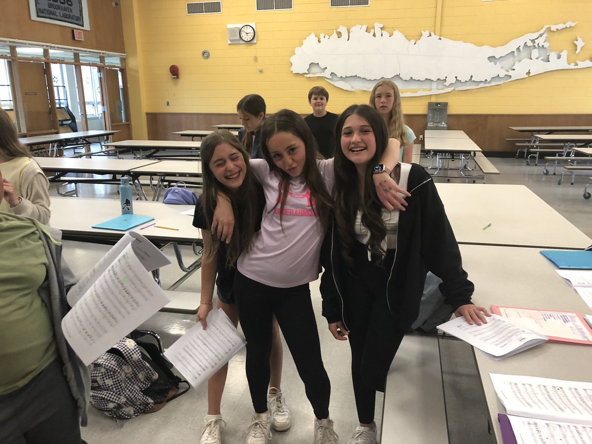 All giggles and fun in Chorus this afternoon! 🎶🥳💕