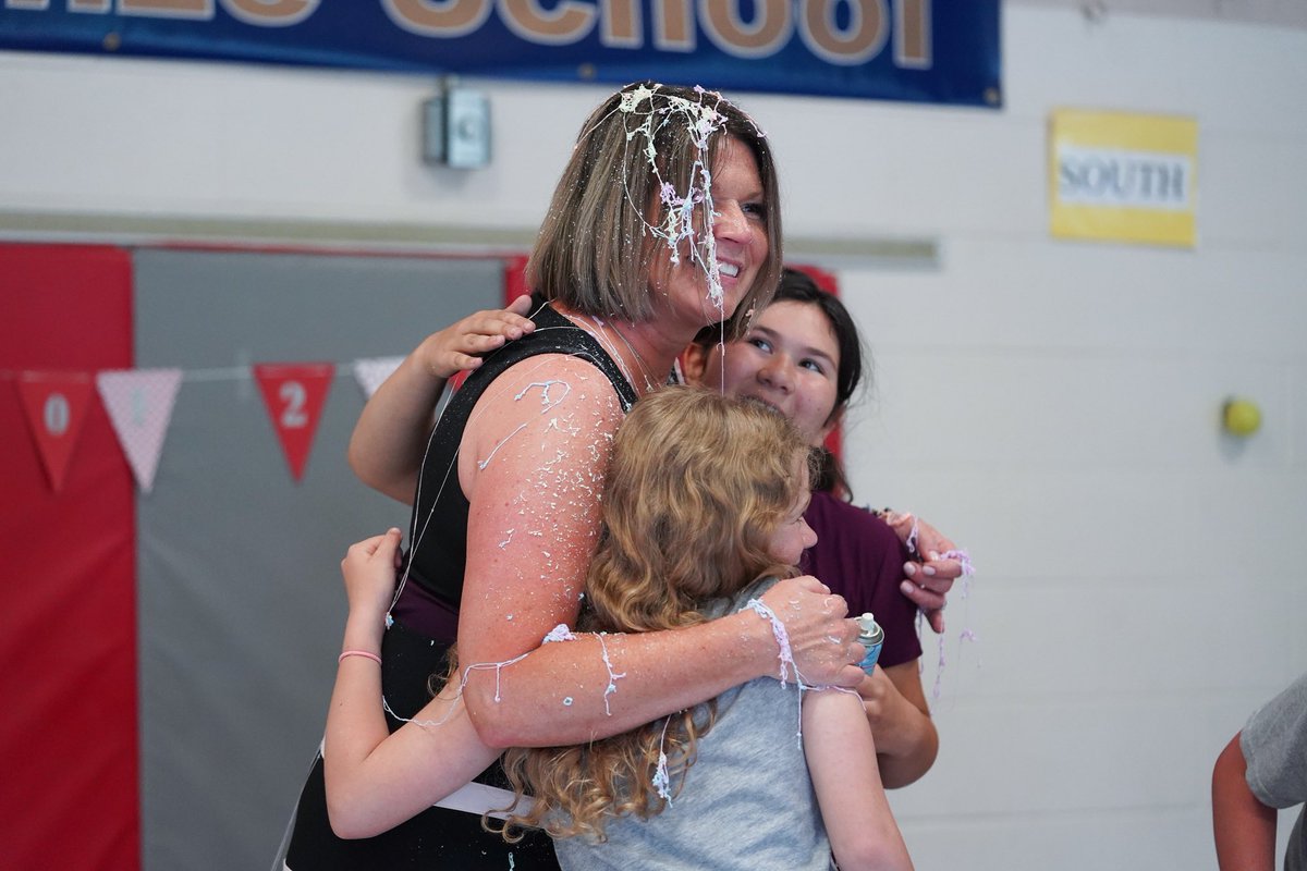 shortartists's tweet photo. Thank you @JackiSturm for your leadership and sense of humor.  Our students truly love you!  @MortonPRIDE #onceacard  📸 credit @MrWeingart https://t.co/J3XSG0WET2