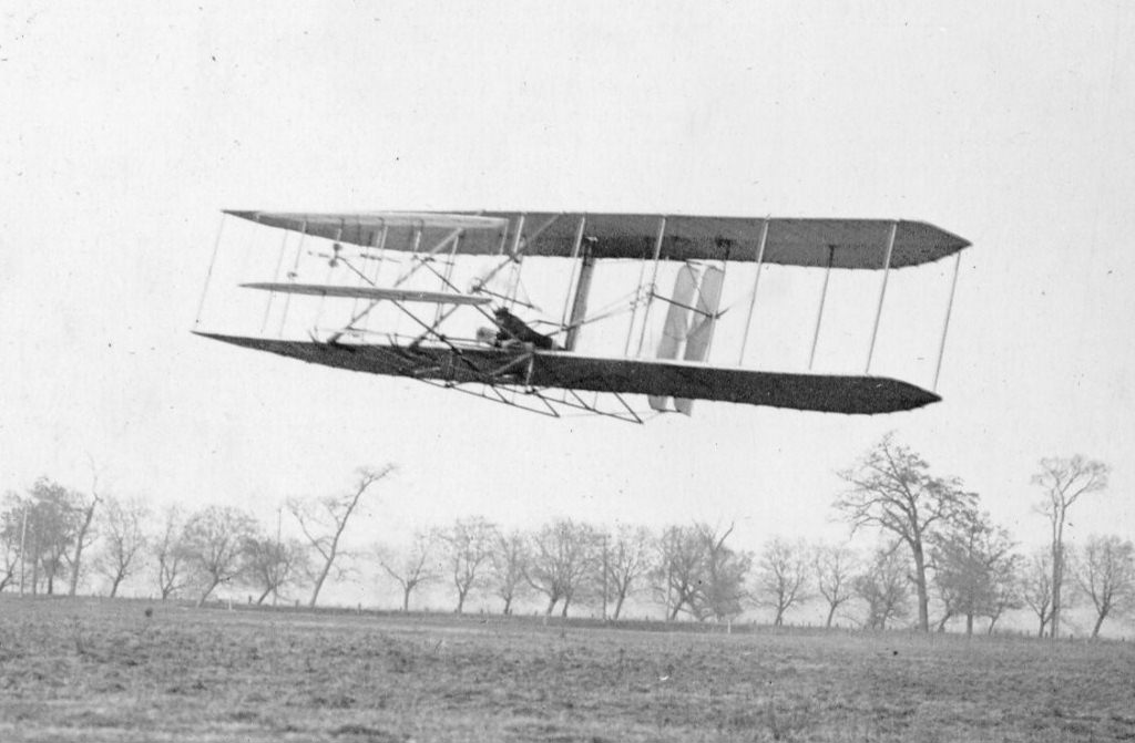 VitalikButerin's tweet photo. @brypto_boy First computer (ENIAC) to iPhone 13: 76 years
First flying airplane to humans on the moon: 66 years

And the big biomedicine push is going to have AI helping us. https://t.co/nkoeQAjfWI